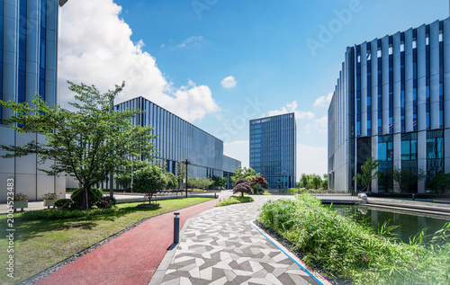 Serene Urban Architecture: A Glimpse of Modern Design Amidst Nature