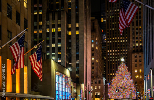 Obraz na plátně New York winter night in the city