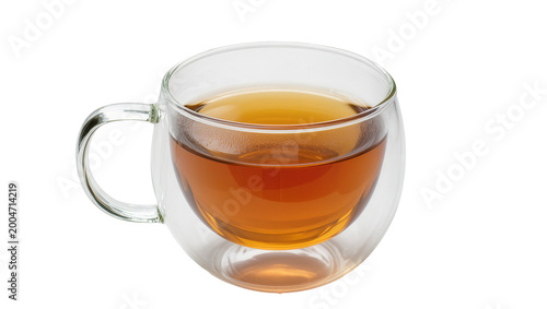 Foto Double-walled glass teacup filled with amber tea, isolated on transparent backgr