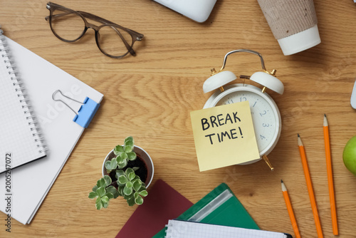 Alarm clock and sticky note...