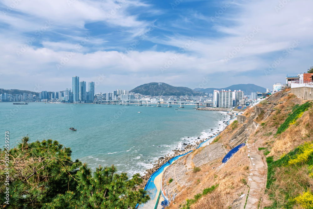 Fototapeta premium Top view of Huinnyeoul Culture Village with ocean and city view, Busan