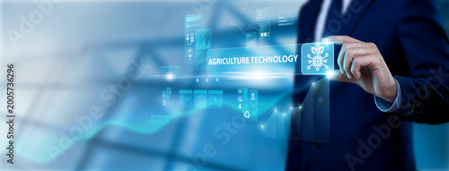 Foto Businessman hand holding agriculture technology interface on digital screen, sma