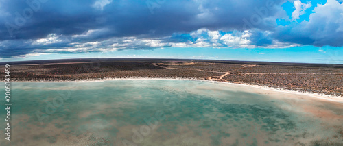 Foto Aerial panoramic view of Little Lagoon near Monkey Mia WA showing turquoise wate
