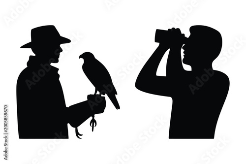 Fotografi Silhouette of falconer with bird of prey and bird watcher with binoculars
