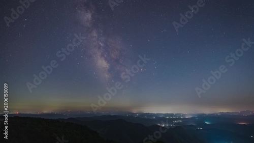 봉화 청량산 축융봉 은하수 HDR 타임랩스, 여름밤 산 능선 위 펼쳐진 별빛