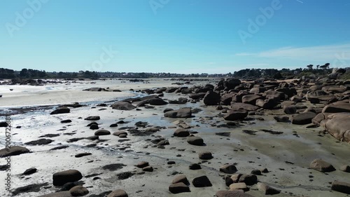 Vue aérienne de la Côte de Granit Rose en Bretagne - France