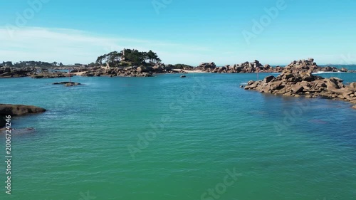 Vue aérienne de la Côte de Granit Rose en Bretagne - France