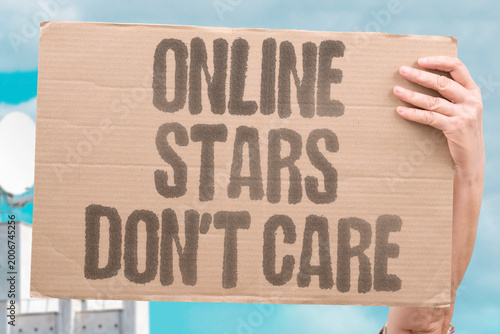 Foto "Online Stars Don't Care" Fans overestimate mutual connection with content creators