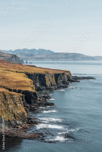 Photos Cliffs landscape in the wildness of Isle of Skye in Scotland