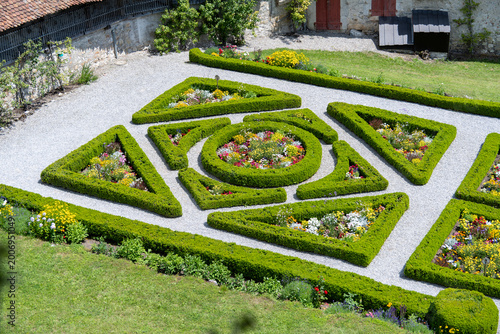 Valokuva Formal parterre garden at Chateau de Gruyeres, Switzerland
