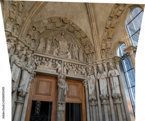 Billede på lærred Wide view of Lausanne Cathedral portal with stone statues