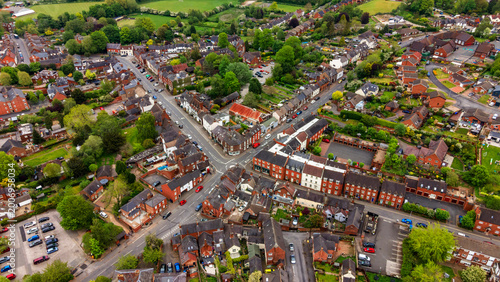 Foto High angle aerial view of historic town center and streets