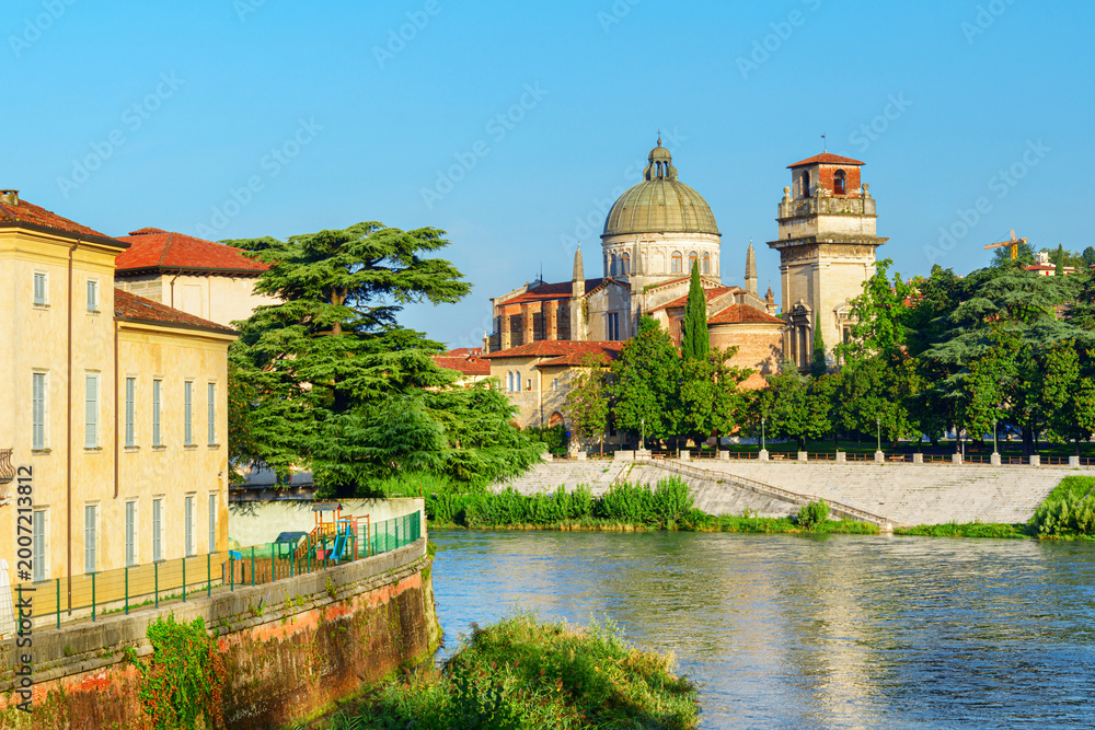 Fototapeta premium Awesome view of San Giorgio in Braida at Verona, Italy