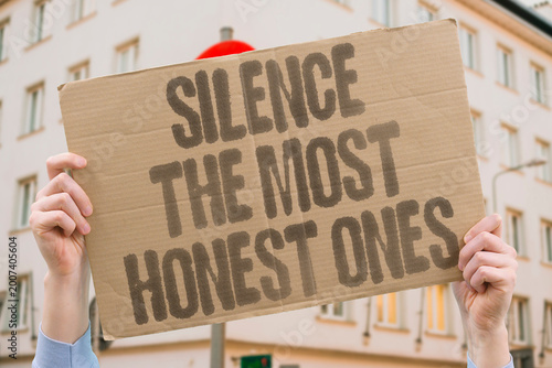 Fotografi "Silence The Most Honest Ones" Organizations that punish candor lose their most reliable internal diagnostic signals