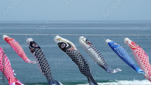 海岸の鯉のぼりイベント