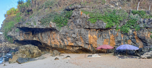 Bild auf Leinwand Umbrella In Tropical Beach