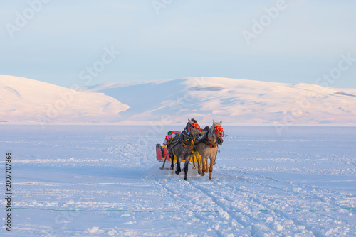 Foto Lake Cıldır frozen in winter, Van.