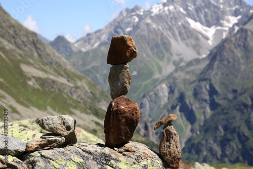 Photography Steinpyramide in den österreichischen Alpen, Pitztal im Sommer