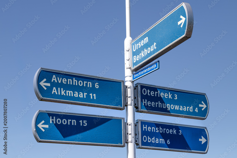 Φωτογραφία Signage to various destinations near the rural village of Ursem in North Holland