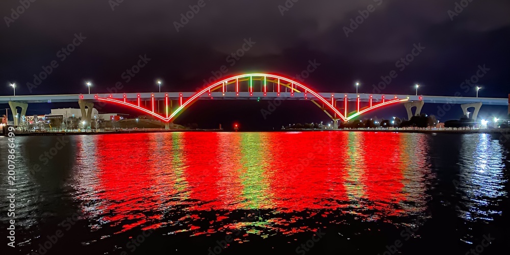 Obraz premium The Hoan Bridge at Night