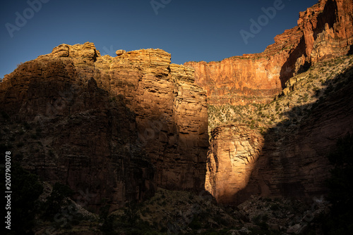 Fotografie Contrast Of Shadow And Light On A Wall In Grand Canyon