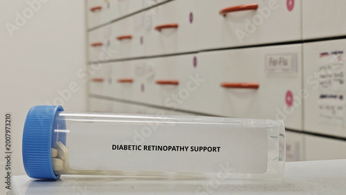 Bild auf Leinwand DIABETIC RETINOPATHY SUPPORT tablets for support eye health and prevent vision d