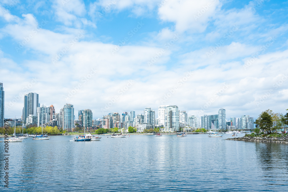 Obraz premium Yaletown Skyline from False Creek, Vancouver