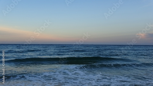 Foto Peaceful Sea Waves at Dawn in Gangneung