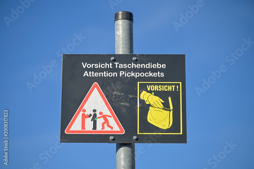 Schilderij op canvas Schild, Warnung, Taschendiebe, Mitte, Berlin, Deutschland