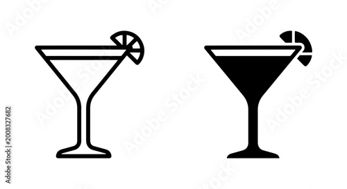 Fotografi vector black and white martini glass icons with garnish