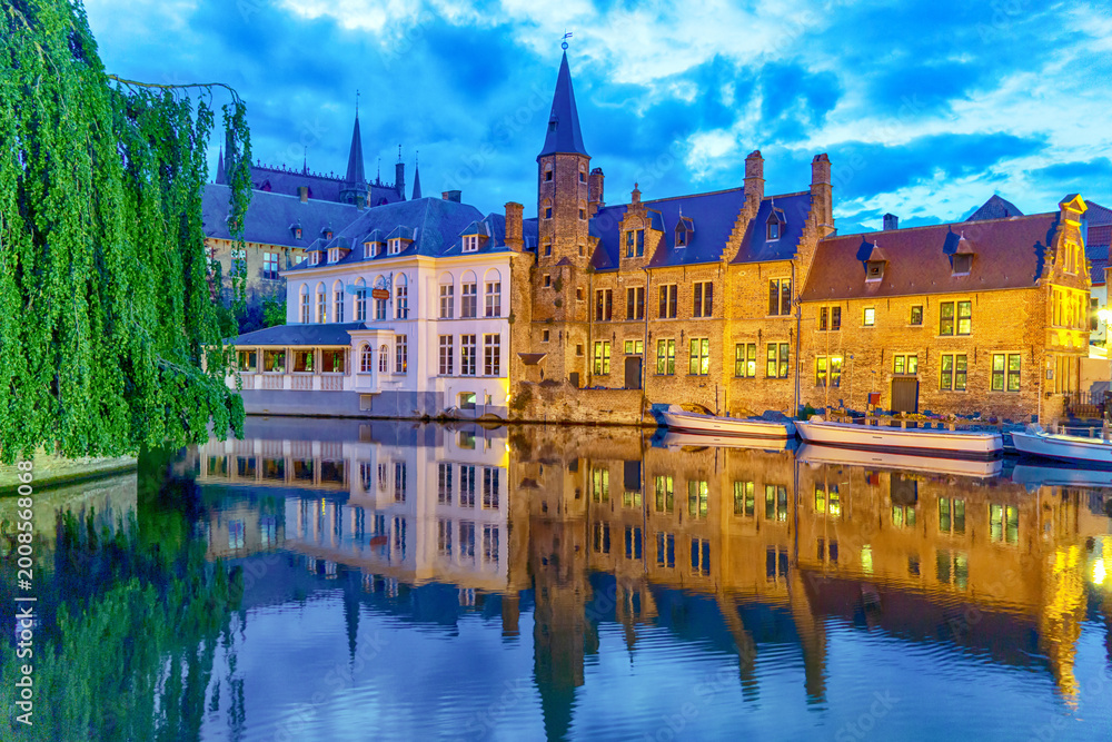 Fototapeta premium Sunset in Bruges, Belgium