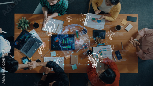 Cuadro en lienzo Concept of global innovation and shared knowledge