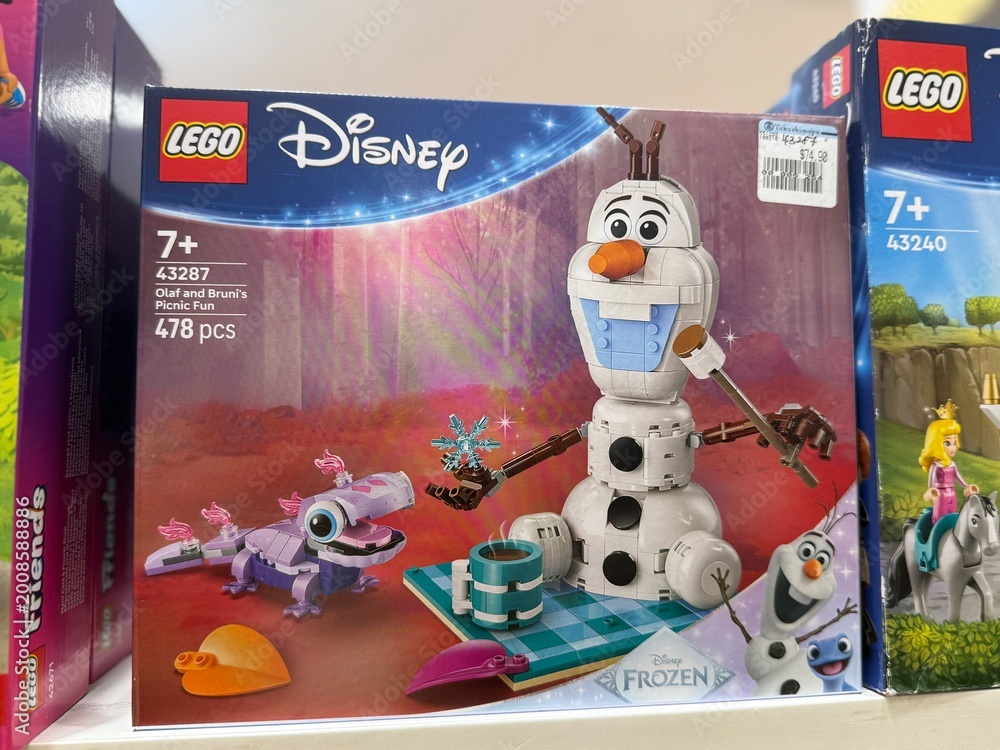 Fototapeta premium April 2026, Singapore: LEGO Disney 43287 Olaf and Bruni's Picnic Fun building set