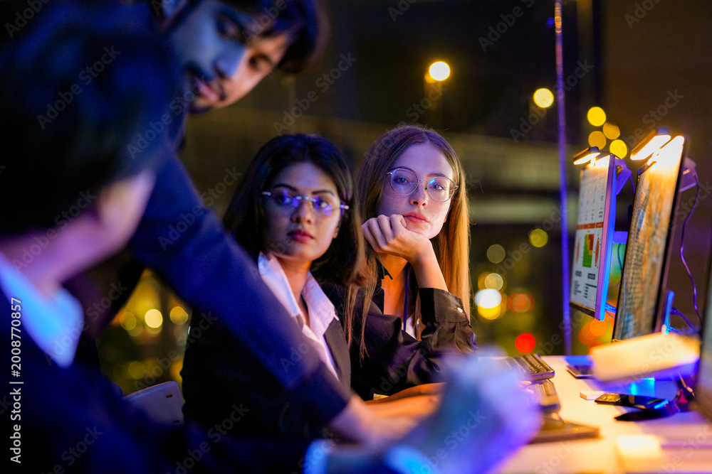 Fotografie Cybersecurity professional analyzing real time threat intelligence and zero trust architecture