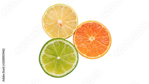 Fotografía Composition of fresh slices of lime lemon and orange for healthy summer drinks a