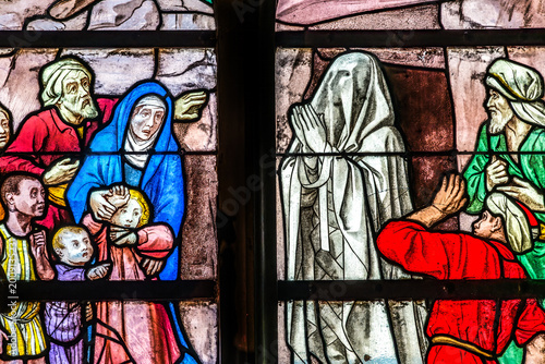 Foto Jesus Calling Lazarus St Joseph Chapel Saint-Étienne-du-Mont Church Paris France
