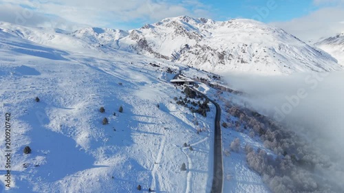 vistas de las montañas nevadas 