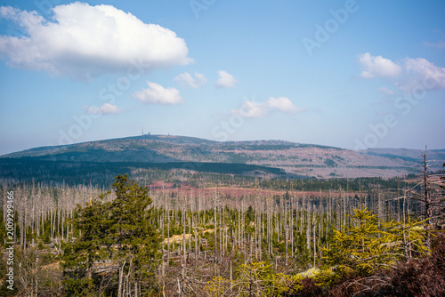 Aussichtspunkt Achtermann mit Blick über den Harz