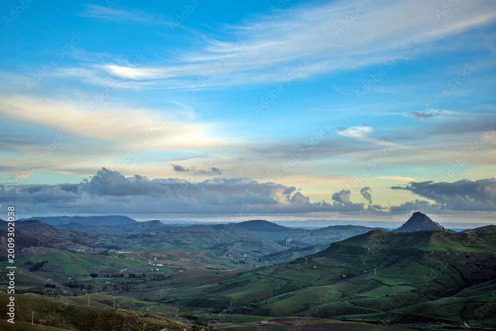 Fototapeta premium Panoramic view of the hills of Mazzarino with Mount Formaggio, Sicily, Italy - December 24, 2025
