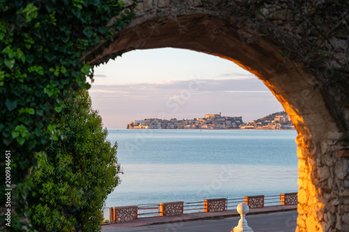 Canvastavla View on Gaeta historical city across sea bay from Formia, Lazio, Italy, italian