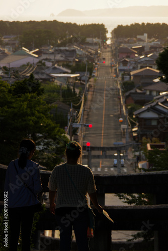 夕方の参拝者