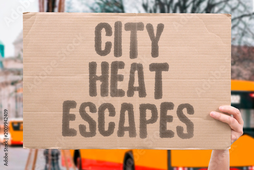 Fotografía "City Heat Escapes" Urban residents without air conditioning are trapped in heat-retaining concrete environments during extreme summer events