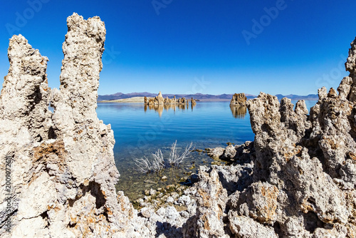 Foto Limestone-tufa towers.