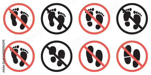 Foto No barefoot entry sign, forbidden barefoot footprint icon, red circle safety war