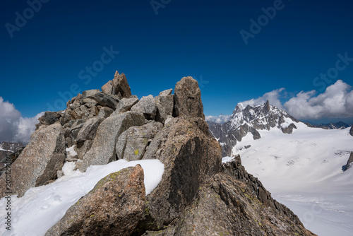 Fotografie The Vallée Blanche glacier starts at the top of the Aiguille du Midi and finishe