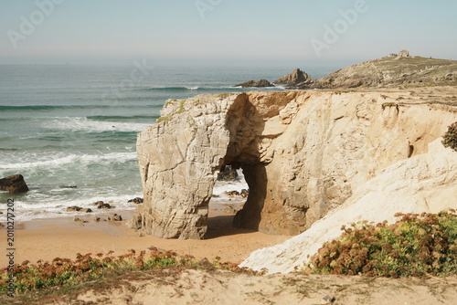 Fotografia Falaise sur la plage de Port Blanc à Quiberon dans le Morbihan en Bretagne en Fr