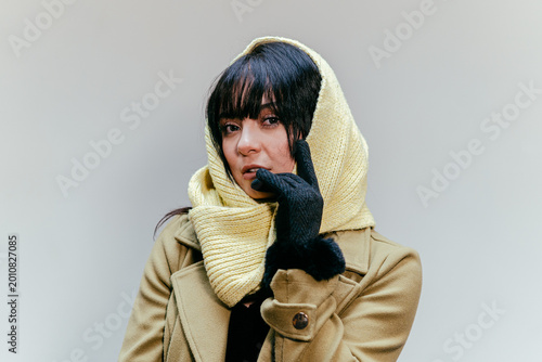 Fotografie Mujer blanca en traje de invierno