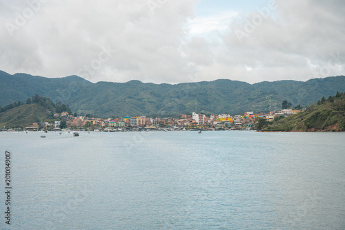 Guatapé town and colorful buildings overlooking peñol-guatapé reservoir