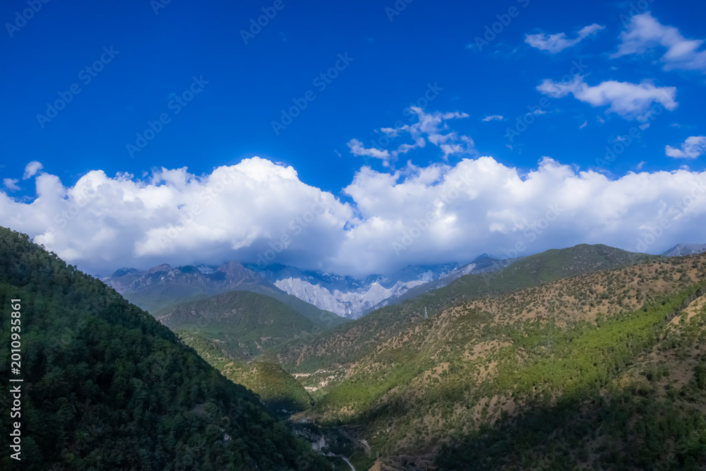 Fototapeta premium View of nature on the mountain and blue sky