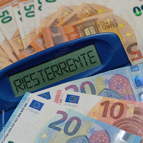 Taschenrechner mit dem Wort Riesterrente im Display
